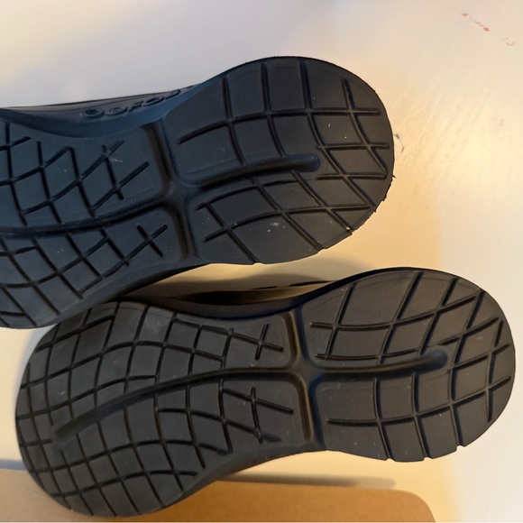 OOFOS WOMEN'S OOMG SPORT LS LOW SHOE - BLACK - Picture 4 of 7